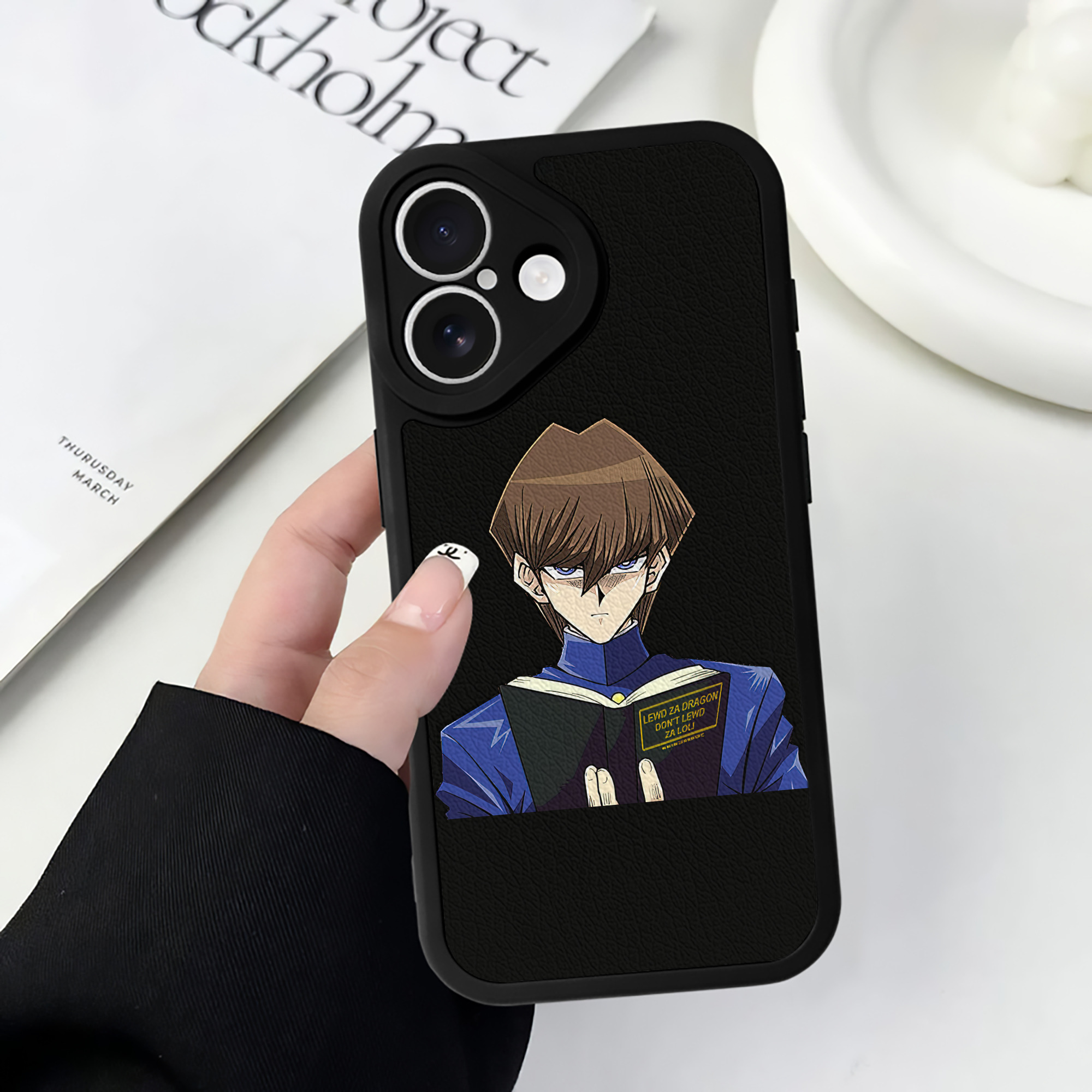 遊☆戯☆王 Yu-Gi-Oh! 【iPhone 16シリーズ対応】シリコンスマホケース（レザー調） 材質：シリコン